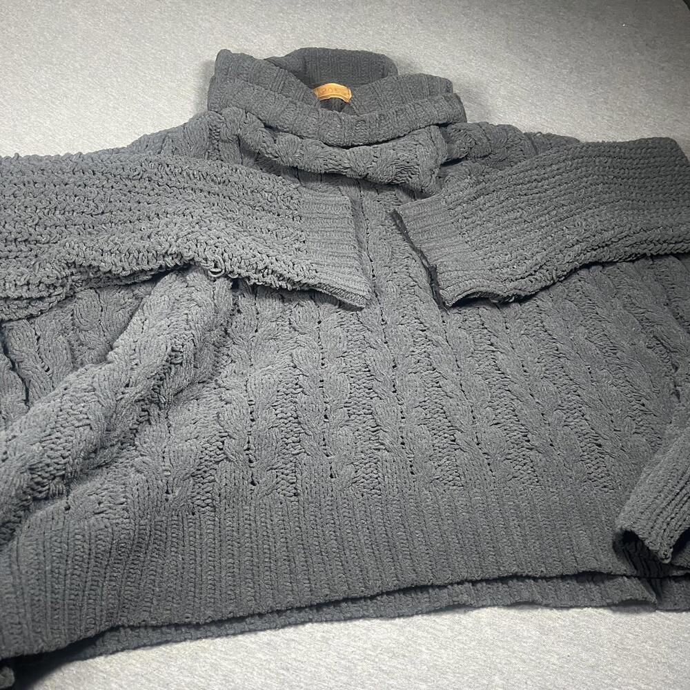 POL Women's Medium Gray Cable Knit Turtleneck “cozy” Sweater RN#133793 polyester - Picture 4 of 9
